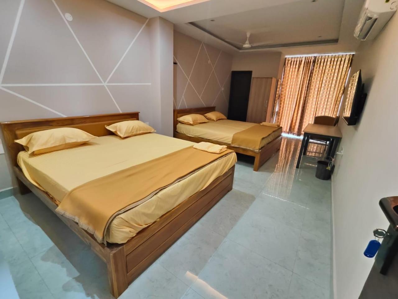 Sri Abirami Mahal Hotel Tiruvannāmalai Buitenkant foto