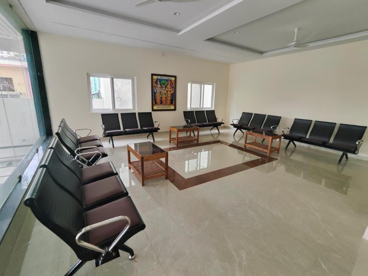 Sri Abirami Mahal Hotel Tiruvannāmalai Buitenkant foto
